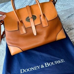 Sold🛍️ BRAND NEW Dooney & Bourke Florentine Elisa Crossbody Bag + DUST BAG